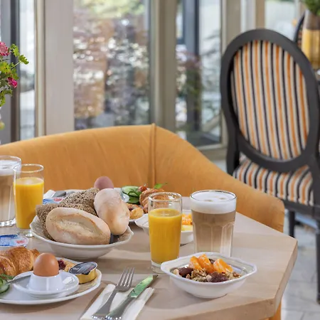 Dreams Отель 3*