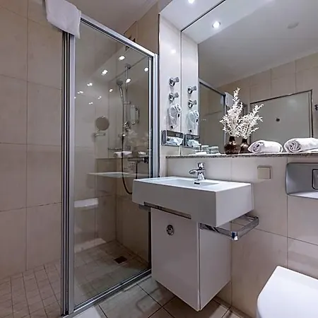 Dreams Hotel 3*